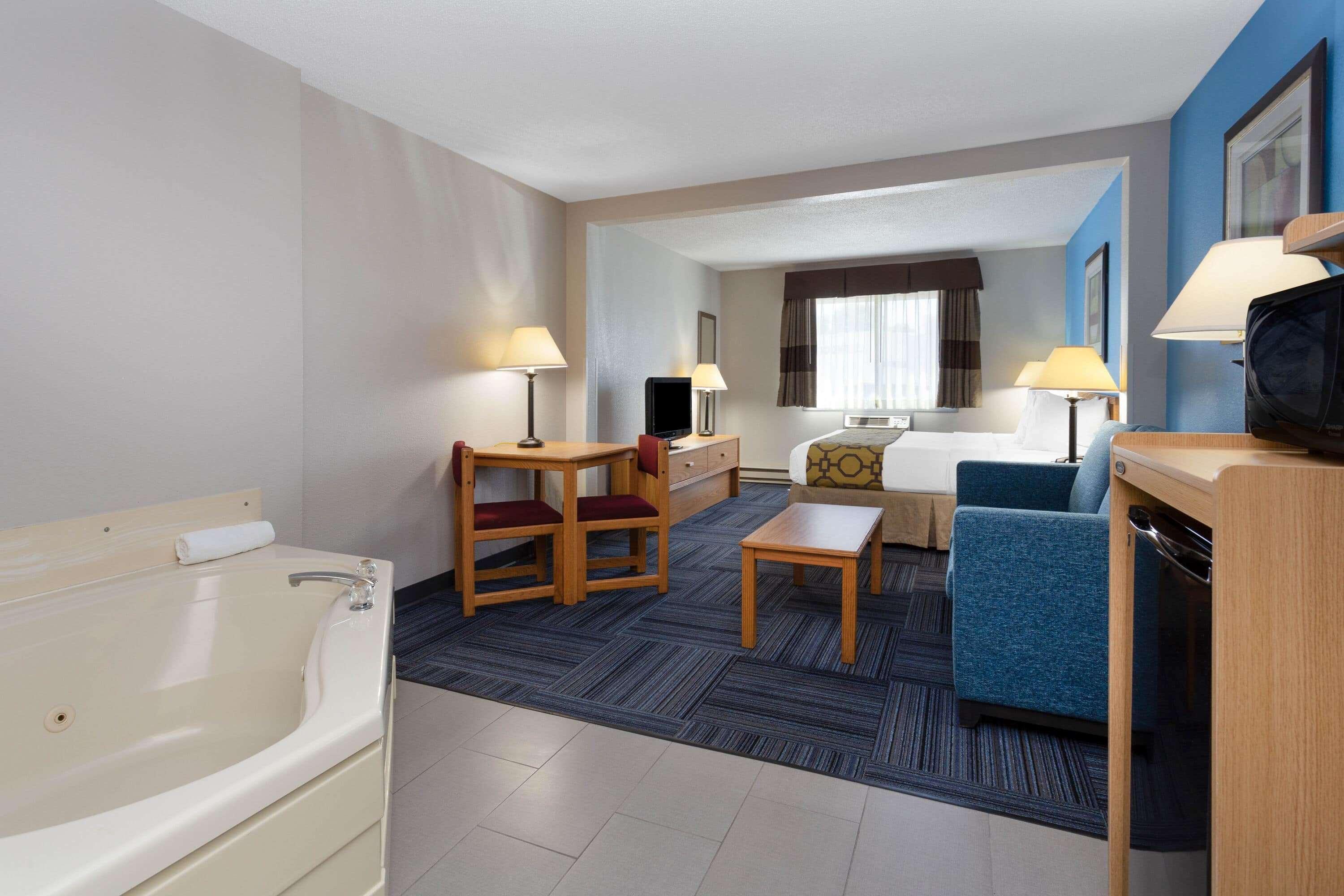 Baymont By Wyndham Marinette Hotell Eksteriør bilde